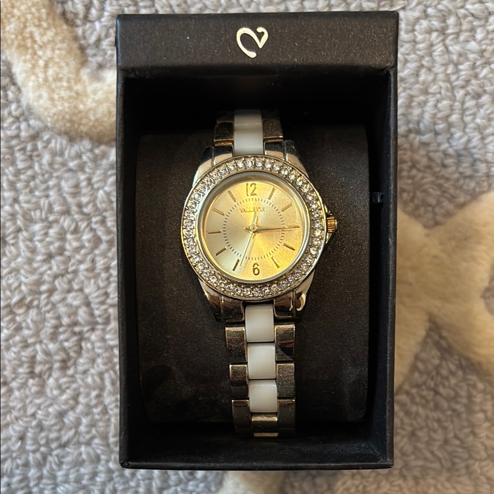 Luxurious Gold and White Women's Watch